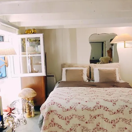 Appartamento Paris Authentic House, Basement With Courtyard Gentilly
