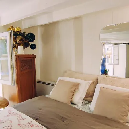 Paris Authentic House, Basement With Courtyard Appartamento